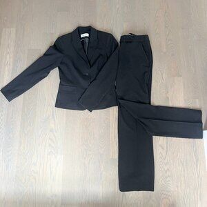 Calvin Klein Black Blazer & Trouser Suit Set – Size 2